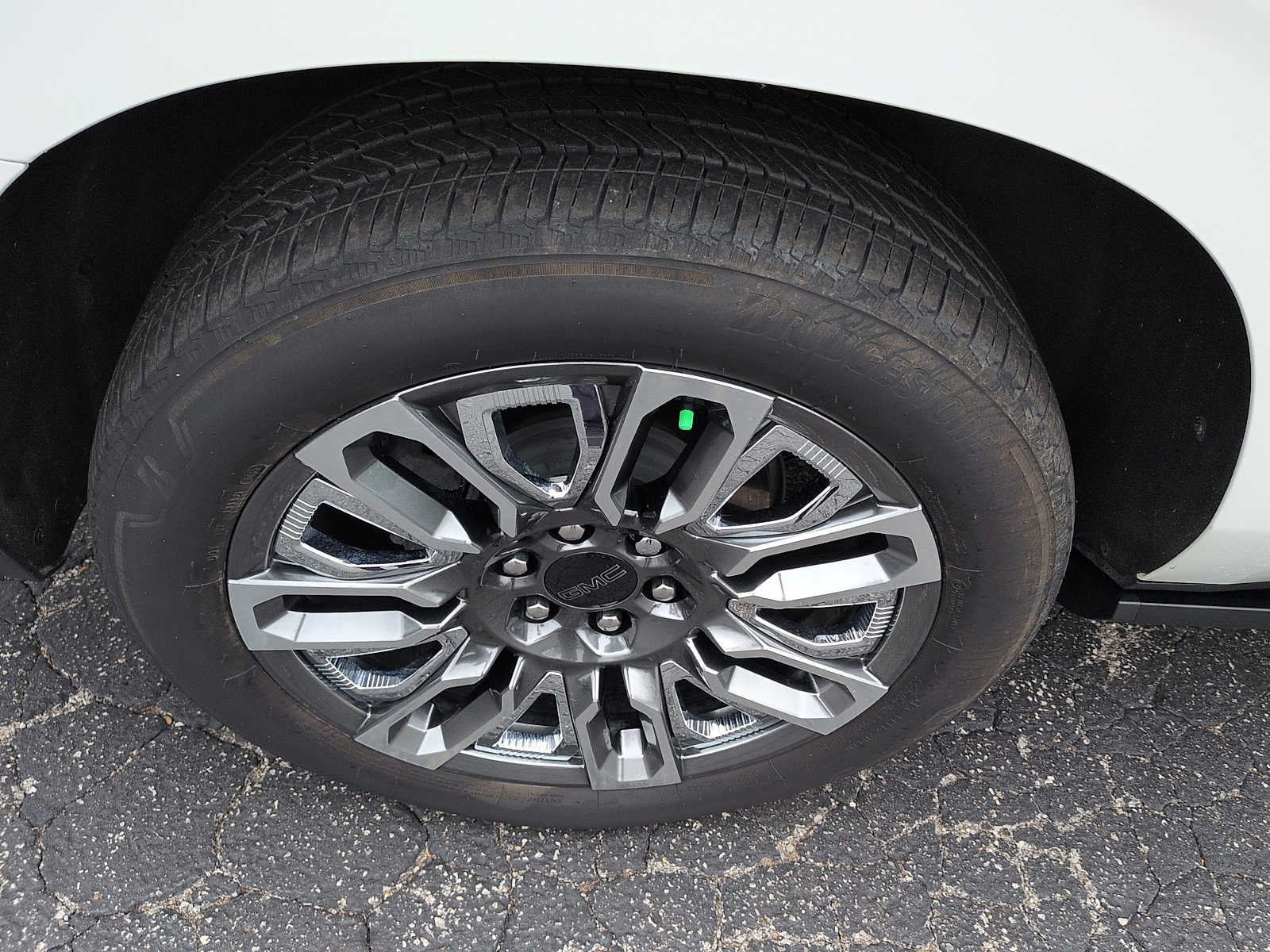 2024 GMC Yukon XL Denali Ultimate