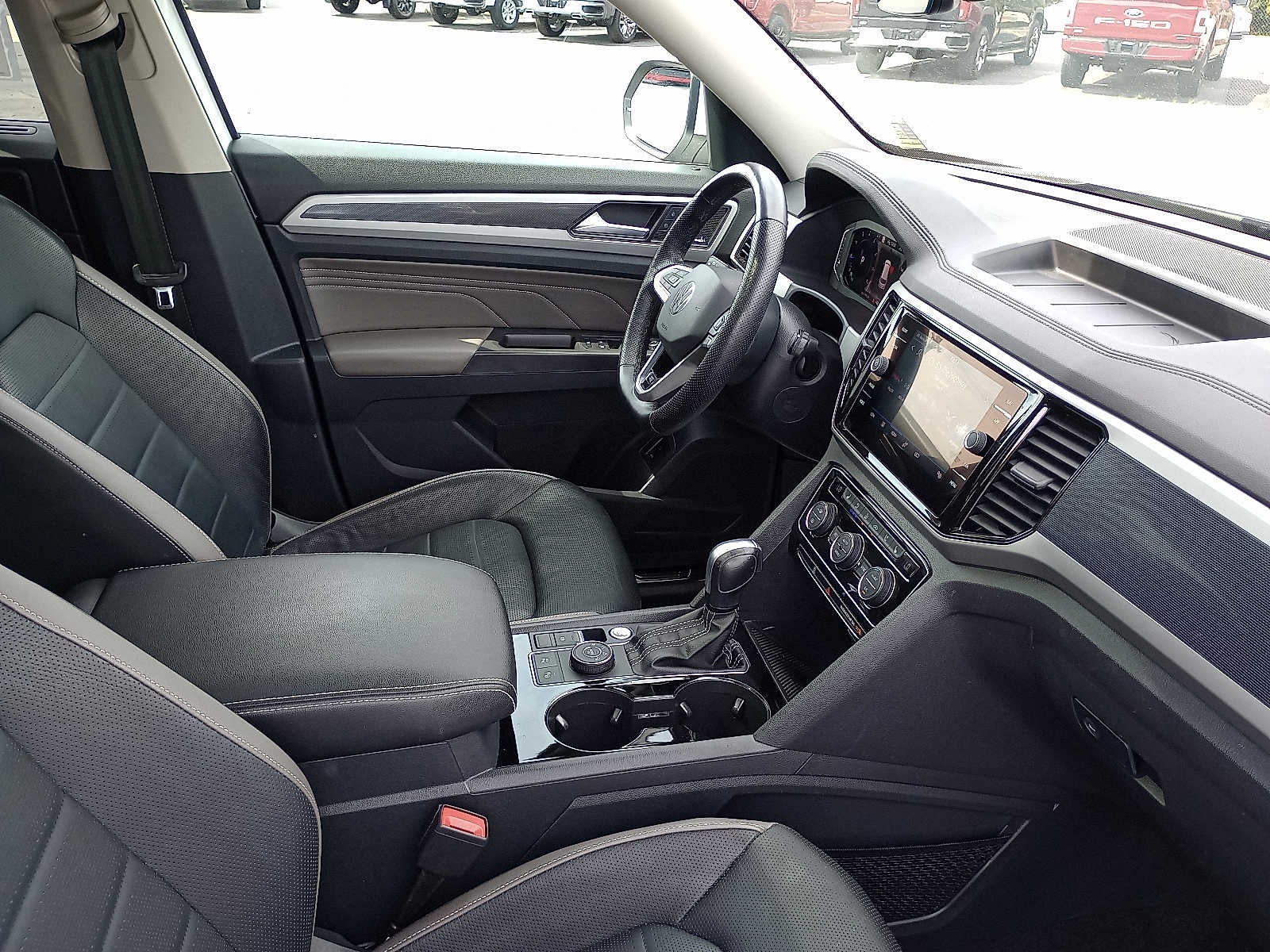 2022 Volkswagen Atlas 3.6L V6 SEL Premium R-Line