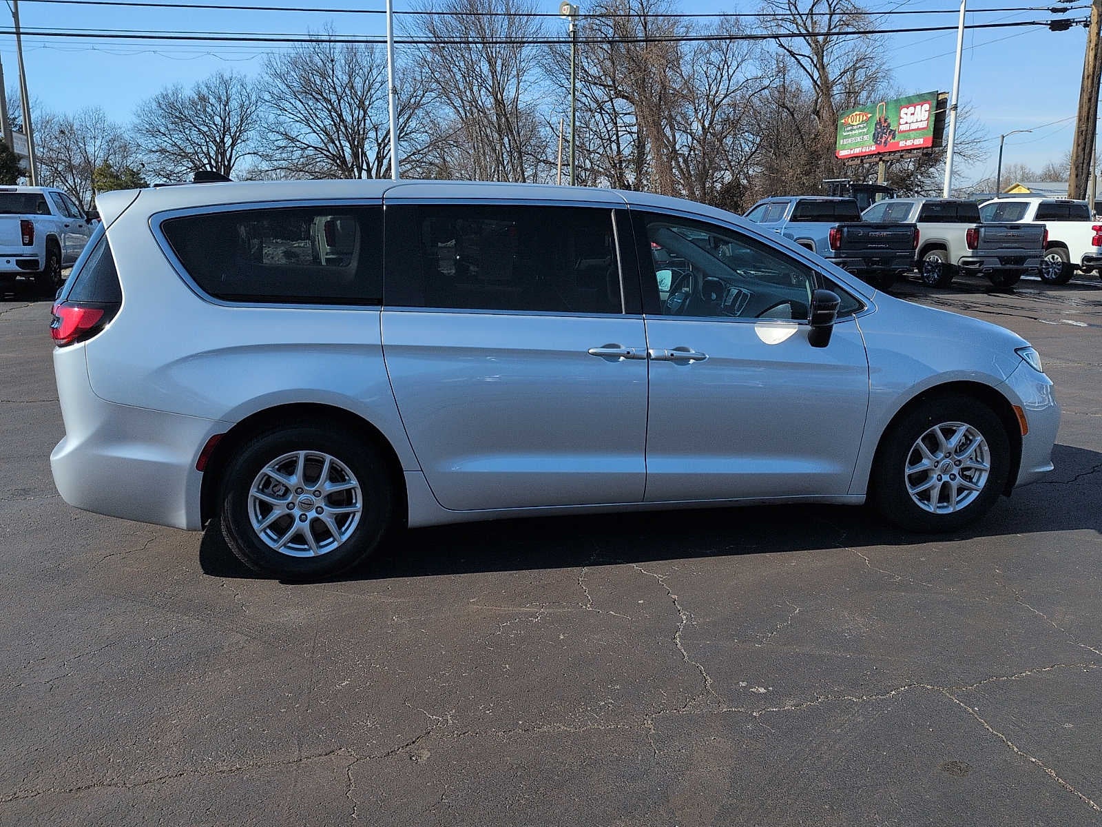 2024 Chrysler Pacifica Touring L
