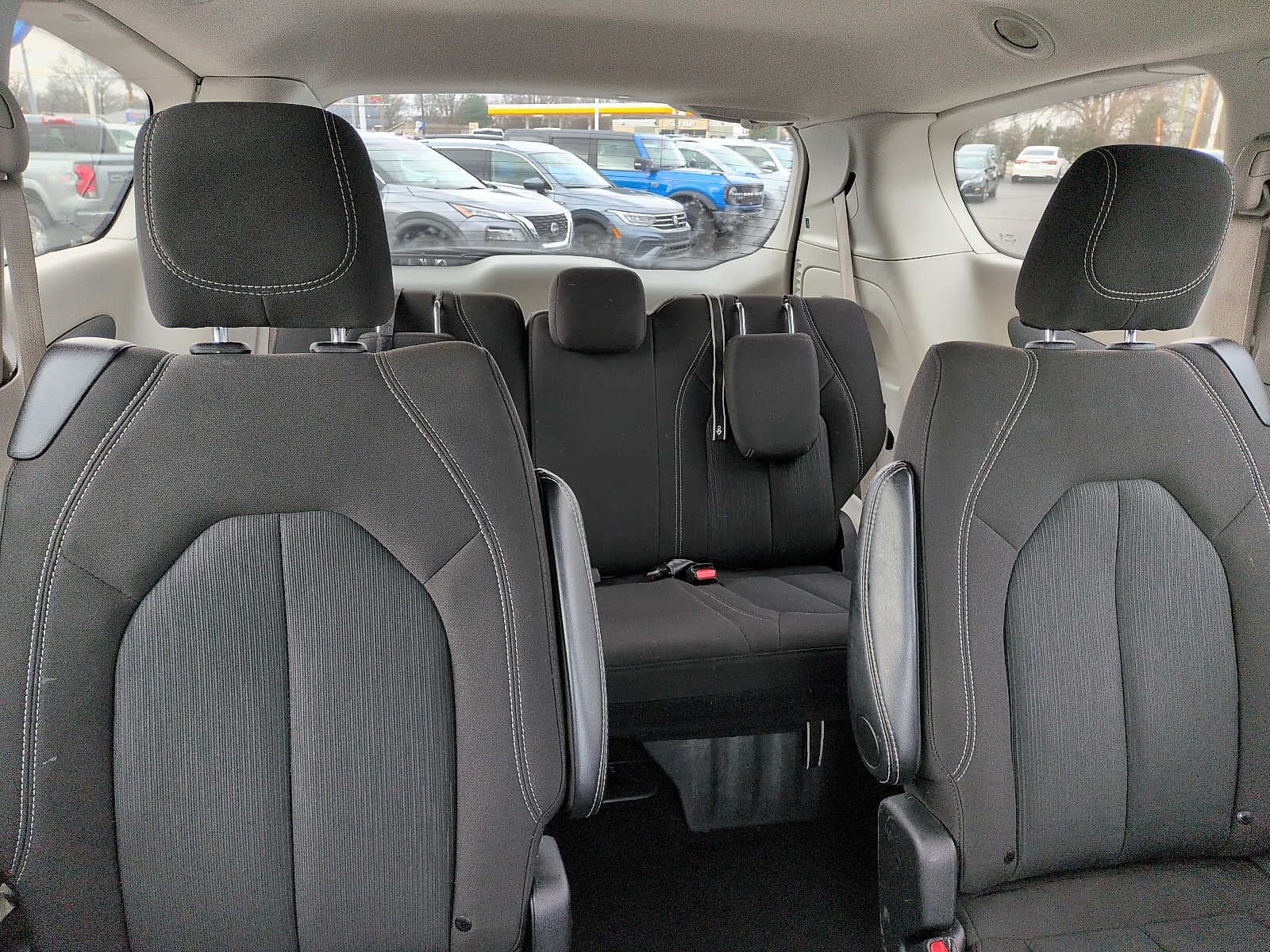 2024 Chrysler Voyager LX