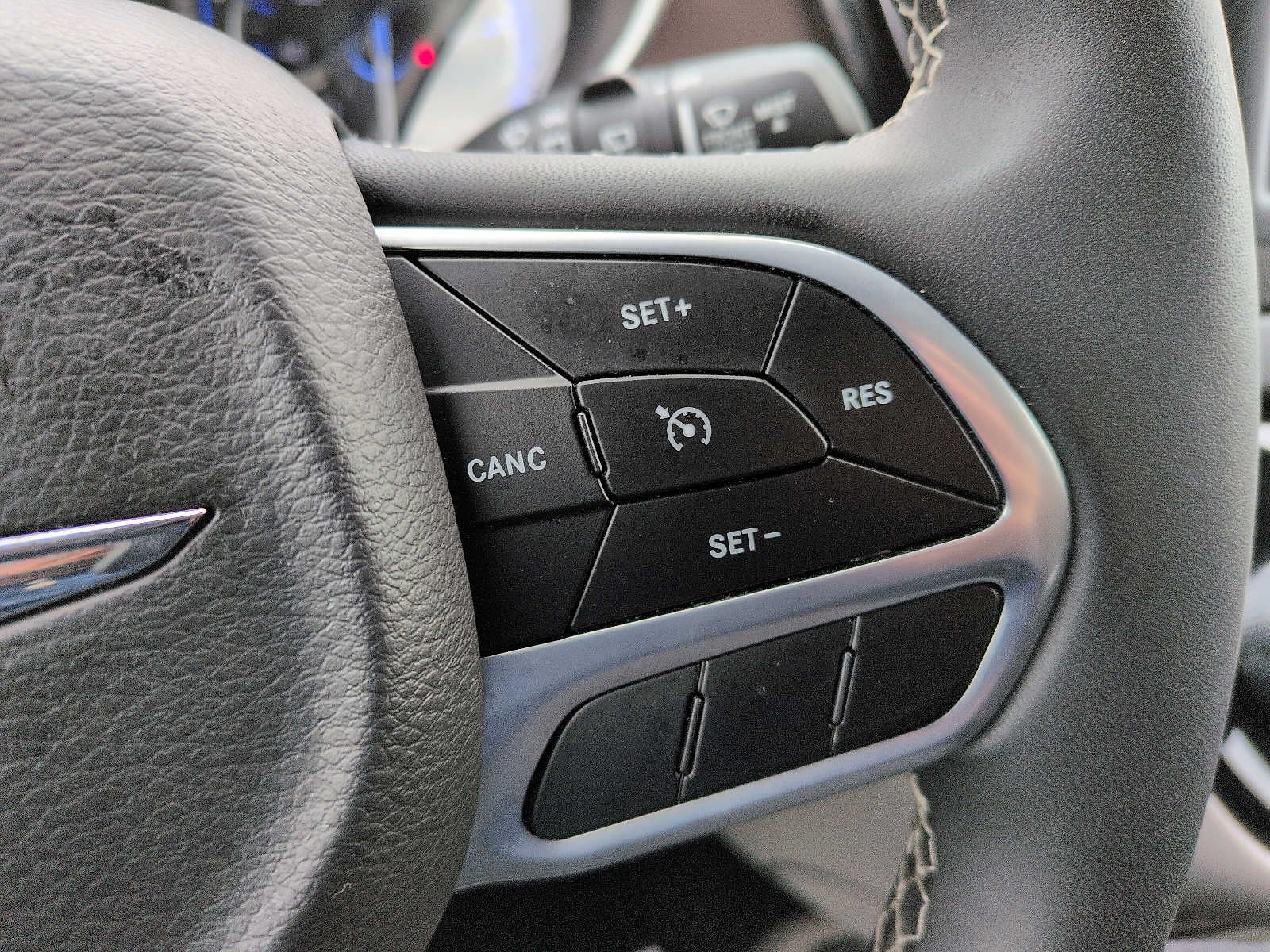 2024 Chrysler Voyager LX