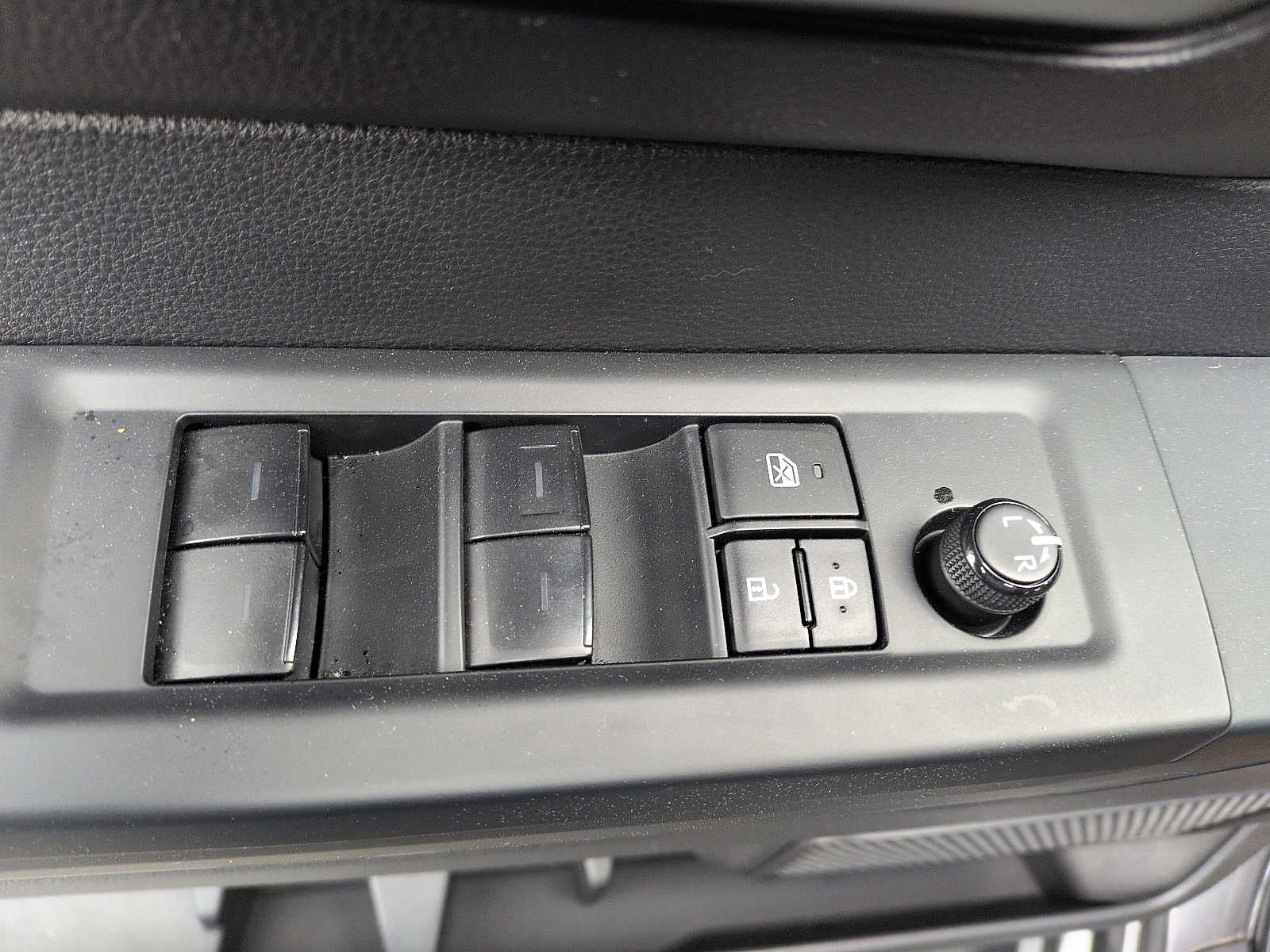 2023 Toyota Tundra 4WD SR5