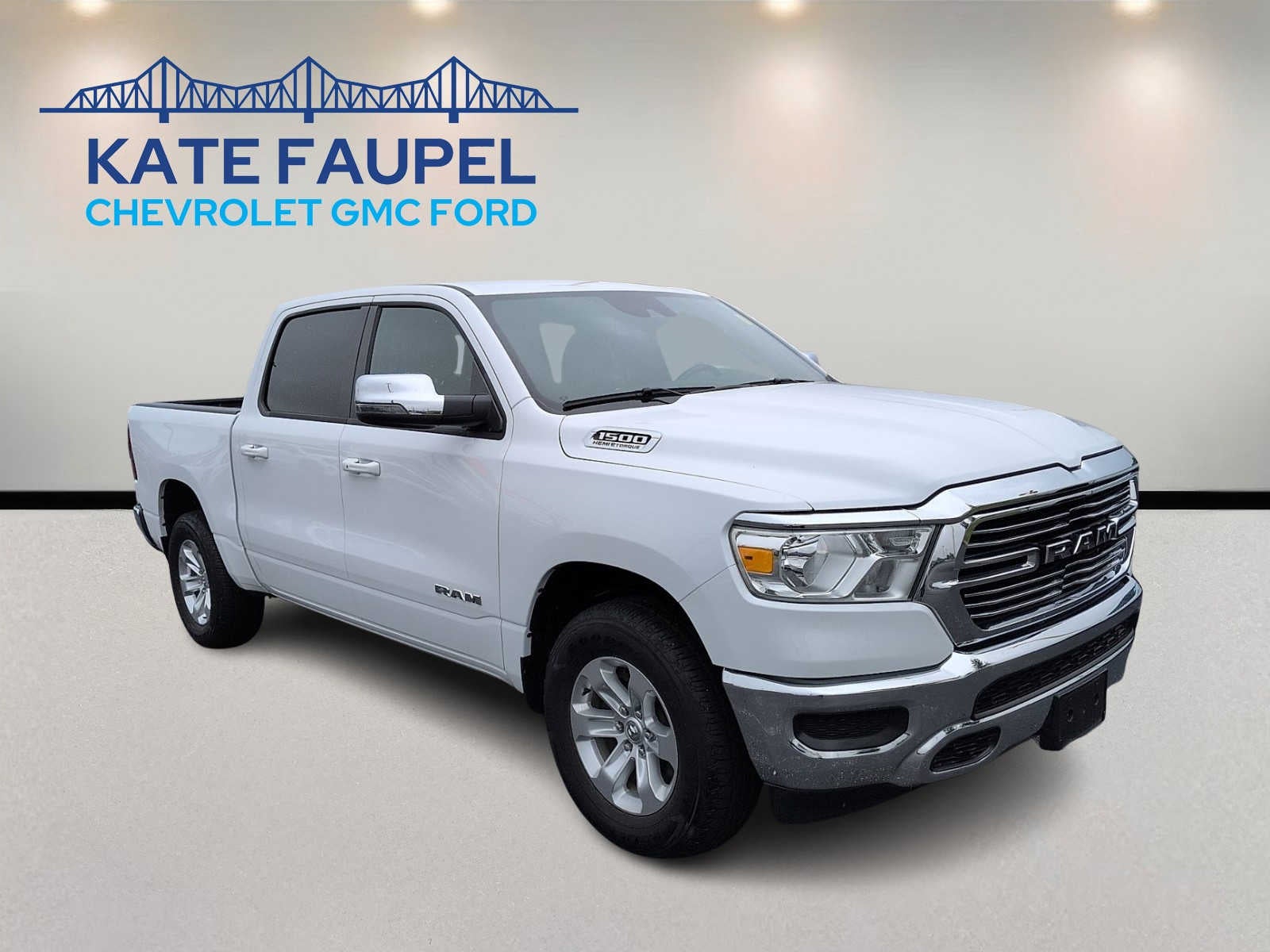 2024 RAM 1500 Laramie 4x4 Crew Cab 5'7's photo