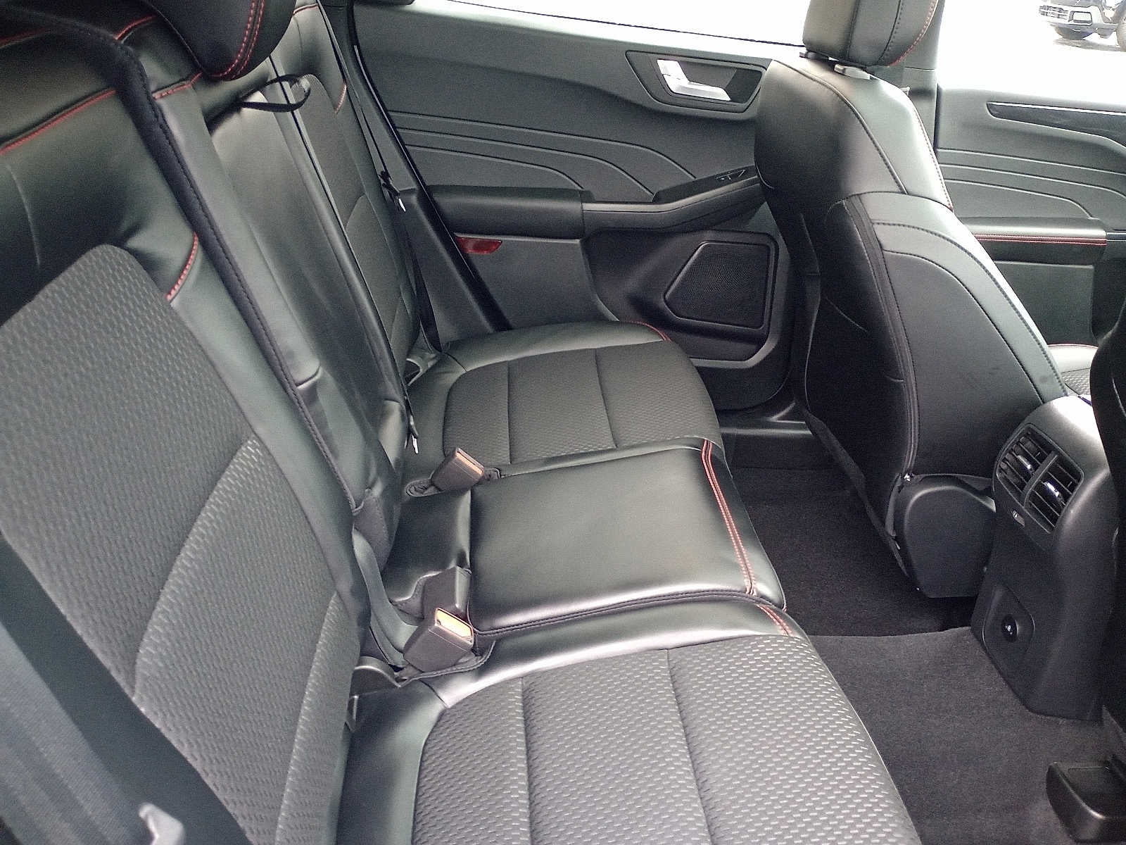 2026 Ford Escape ST-Line Elite