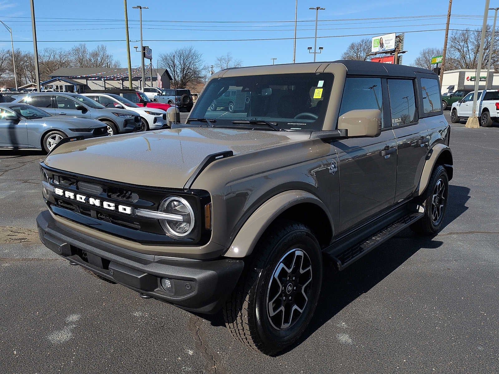 2026 Ford Bronco Outer Banks