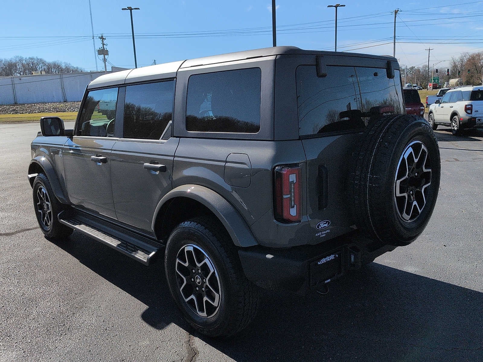2026 Ford Bronco Outer Banks