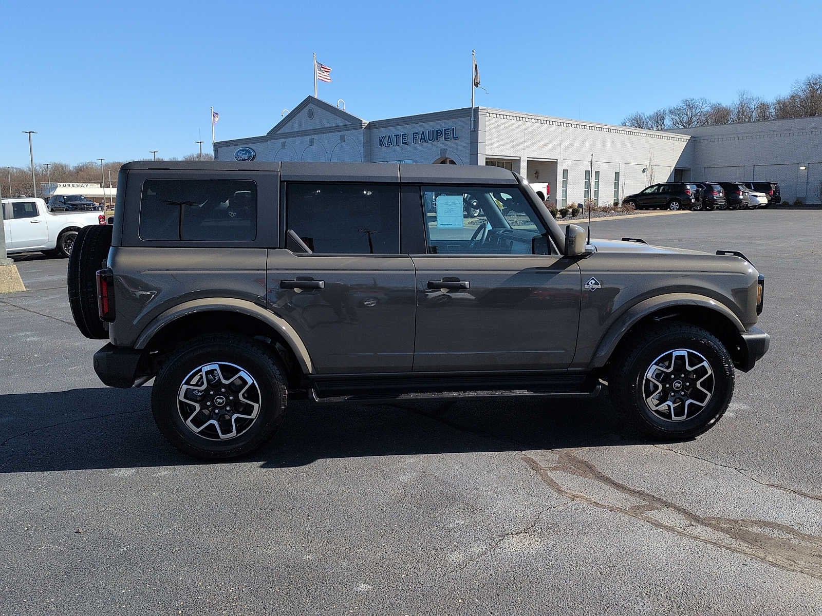2026 Ford Bronco Outer Banks
