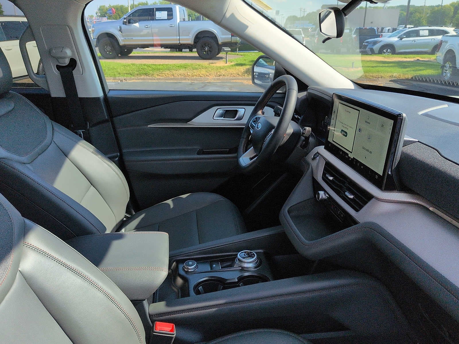 2026 Ford Explorer Active w/200A Pkg