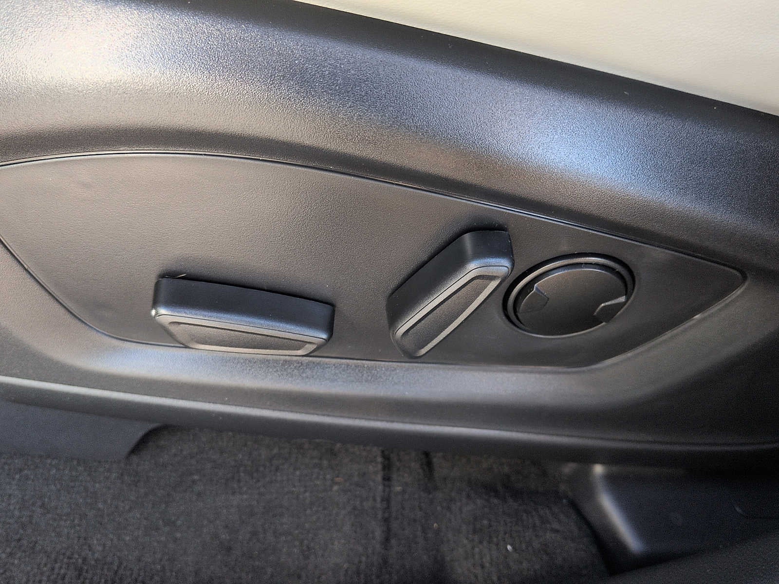 2027 Ford Explorer Active w/200A Pkg