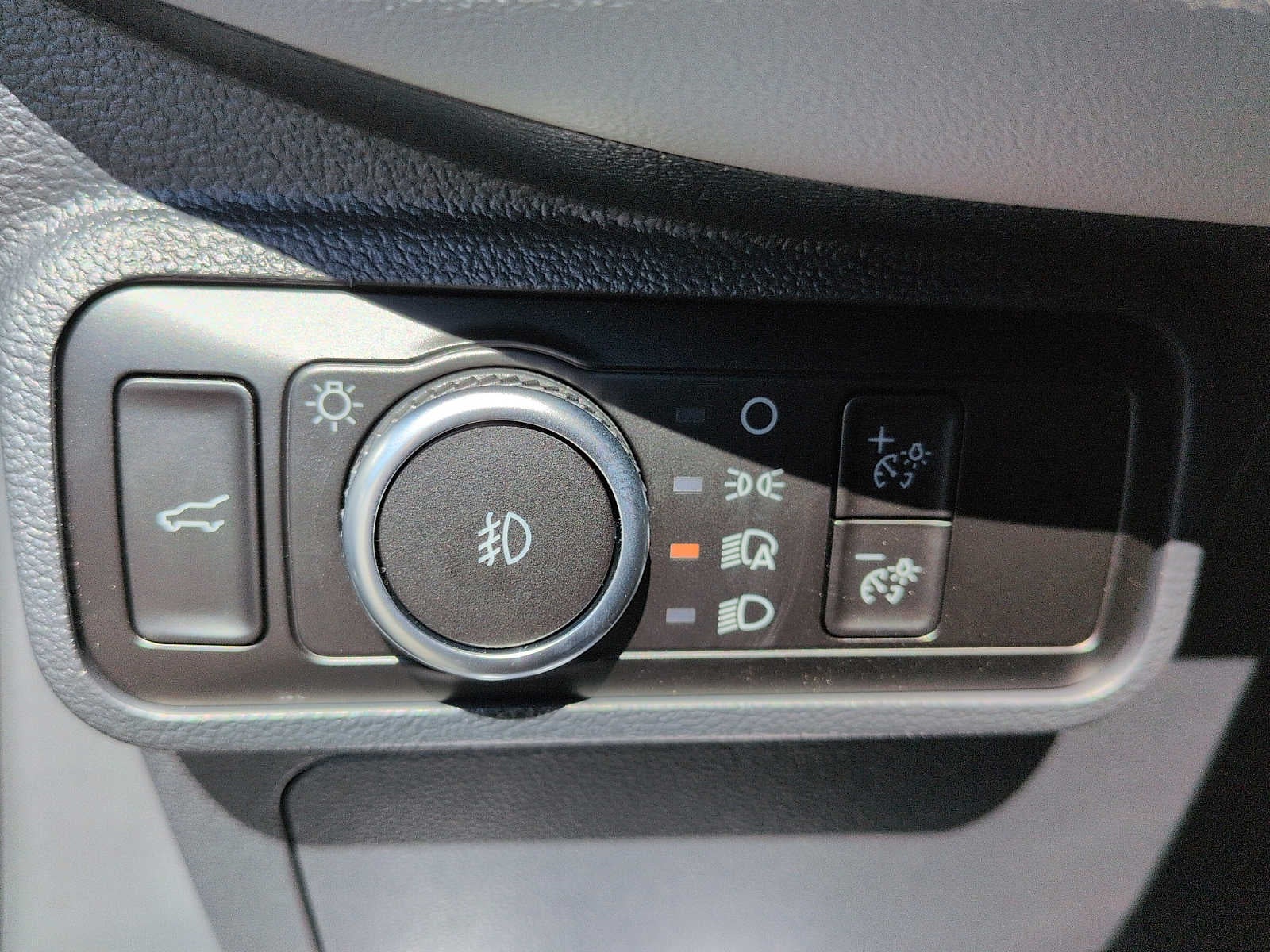 2027 Ford Explorer Active w/200A Pkg