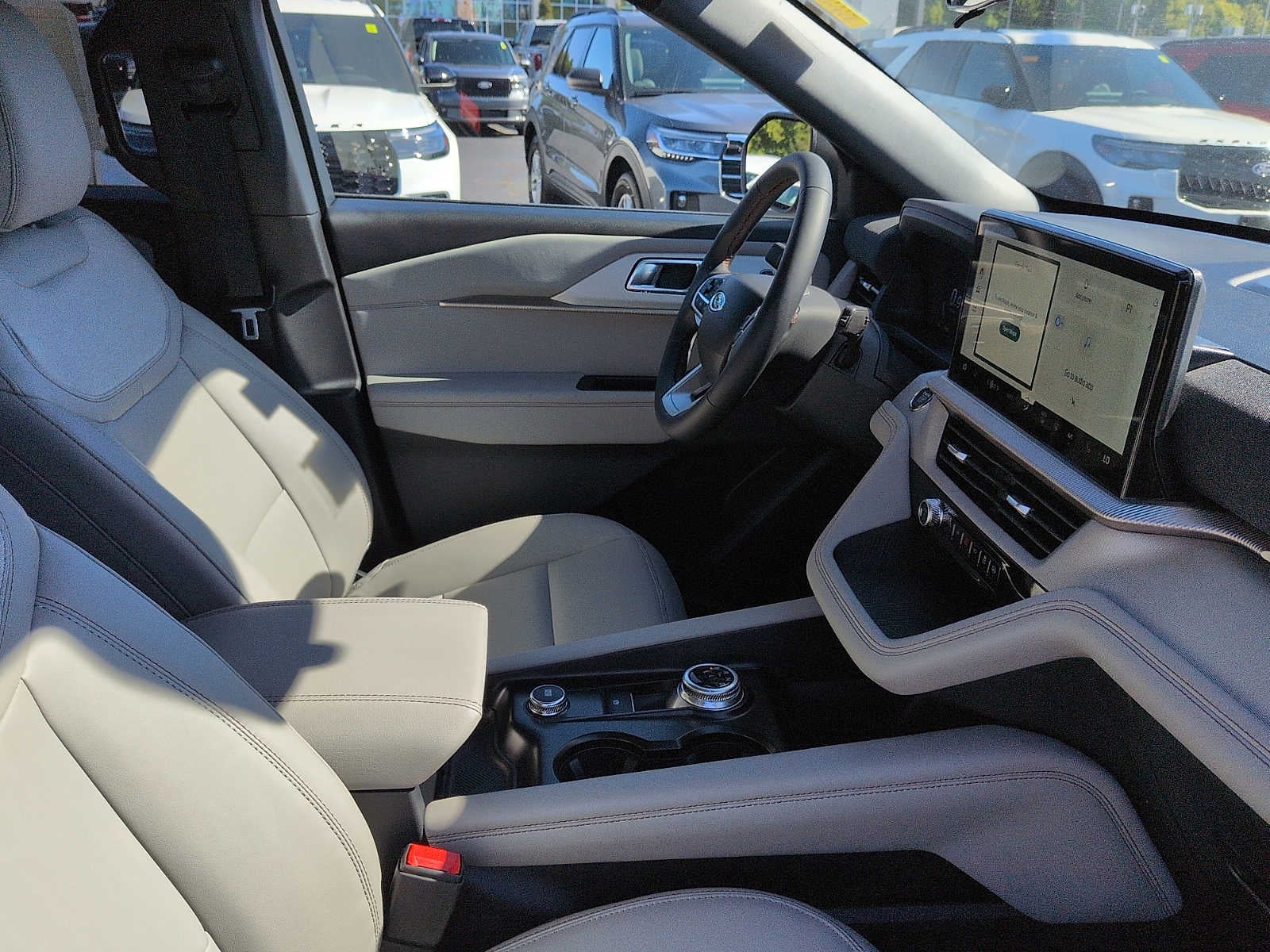 2027 Ford Explorer Active w/200A Pkg