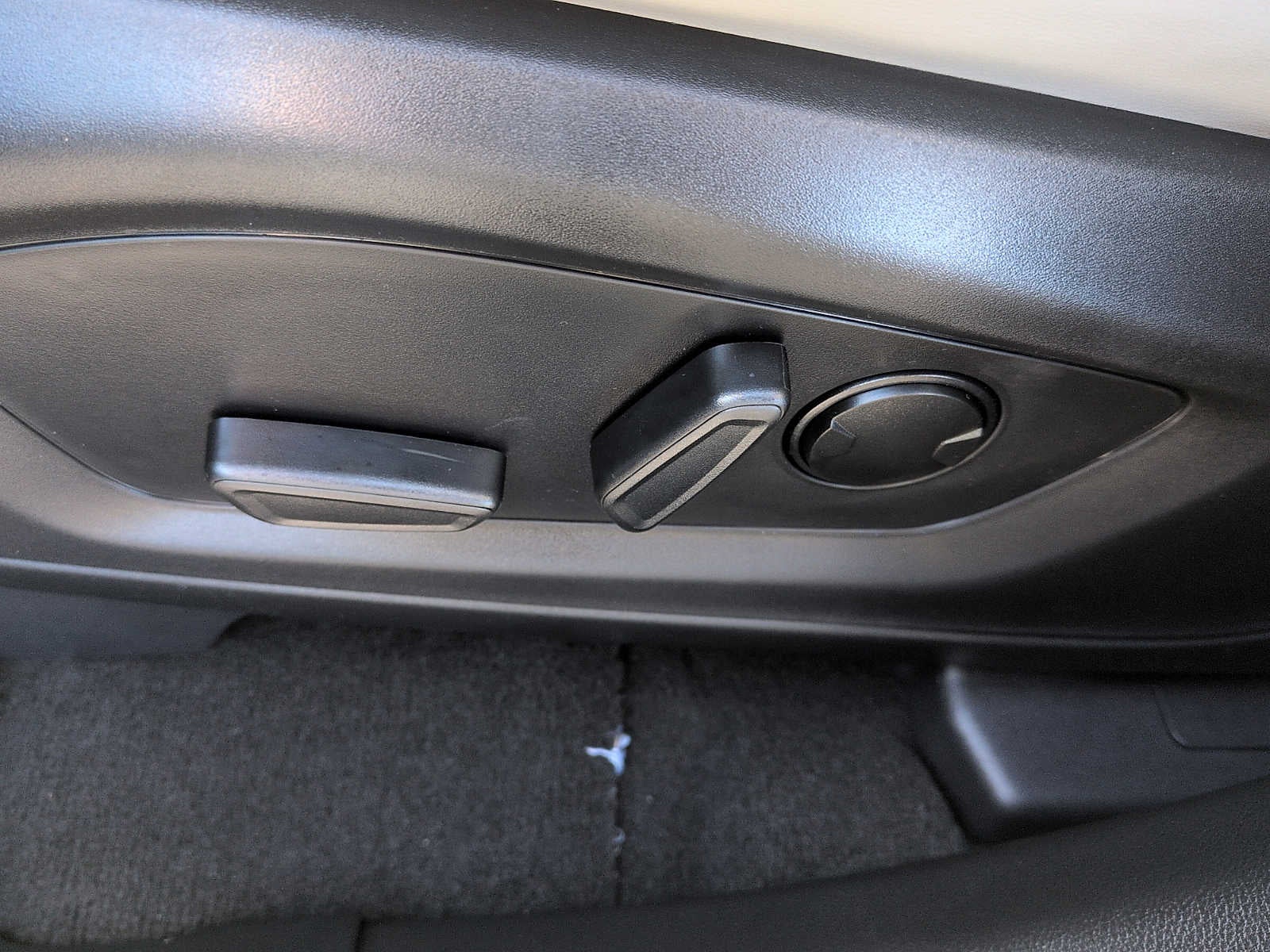 2027 Ford Explorer Active w/200A Pkg