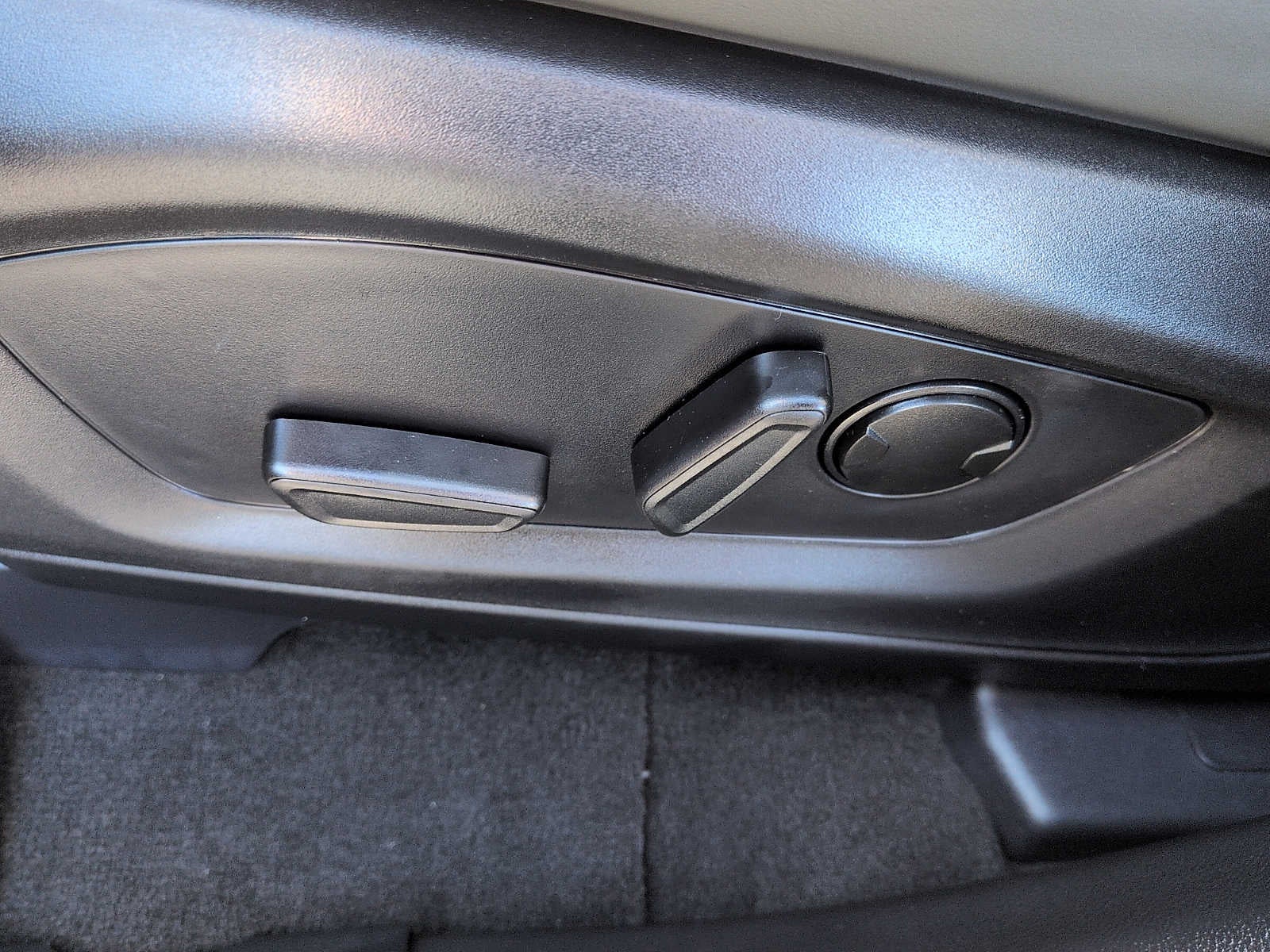 2027 Ford Explorer Active w/200A Pkg