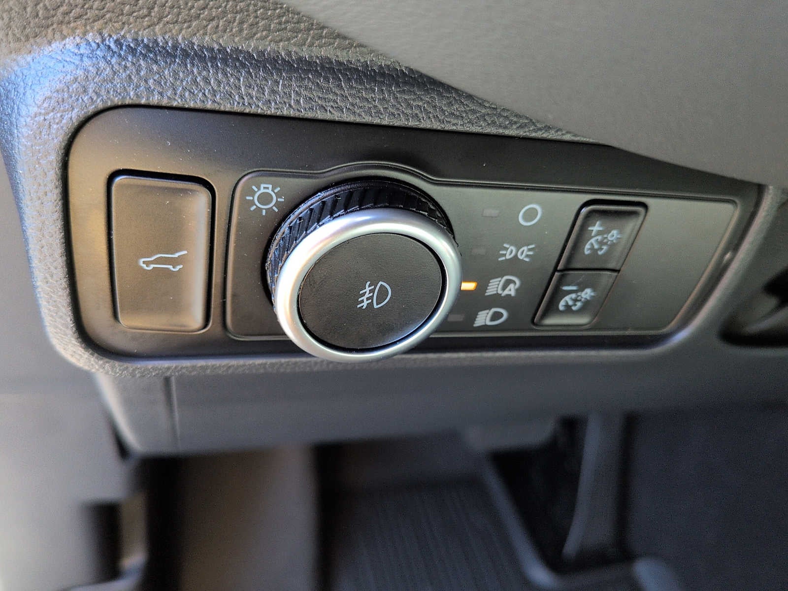 2027 Ford Explorer Active w/200A Pkg