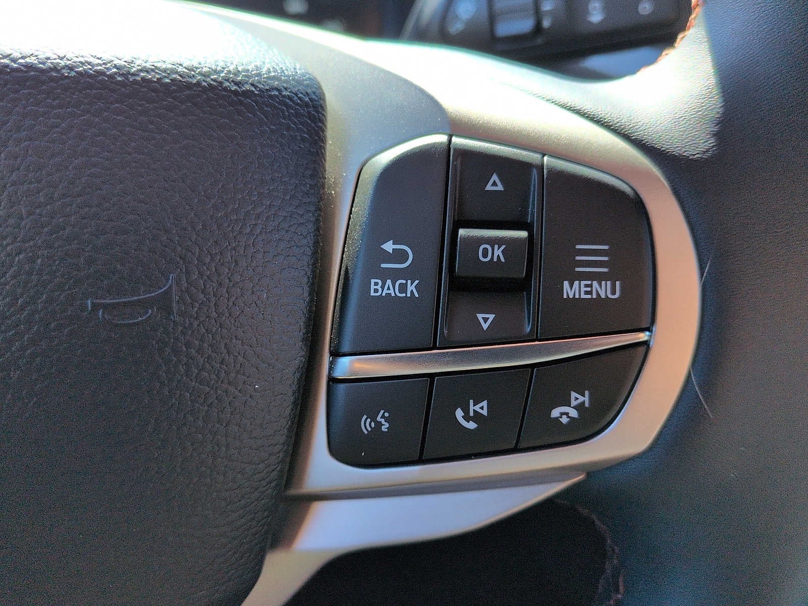 2027 Ford Explorer Active w/200A Pkg
