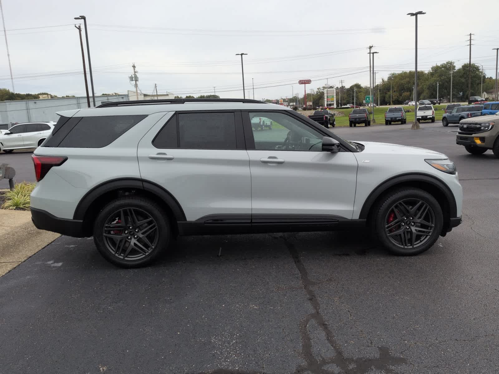 2027 Ford Explorer ST-Line