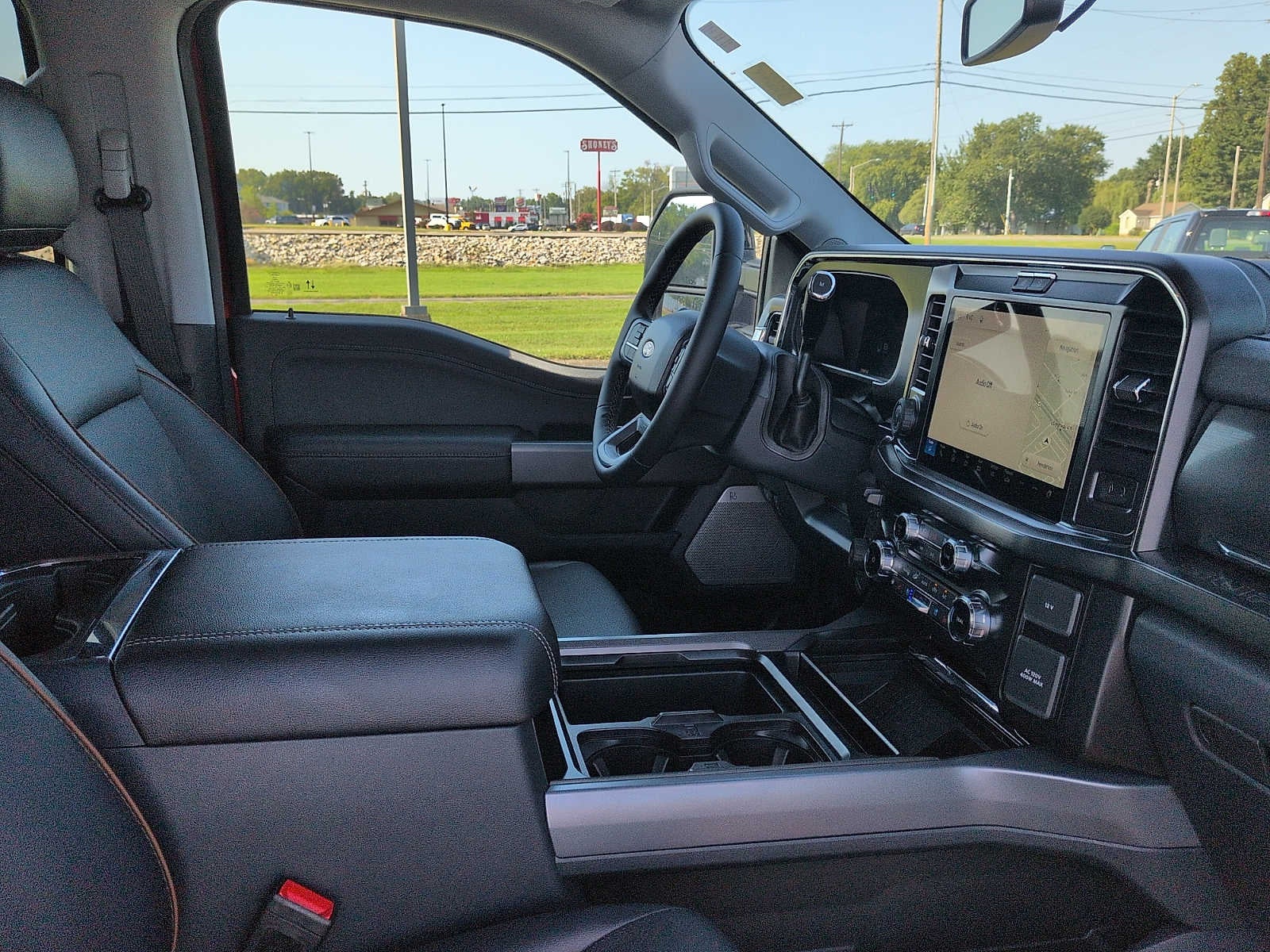 2027 Ford Super Duty F-250 SRW F-250® Lariat®