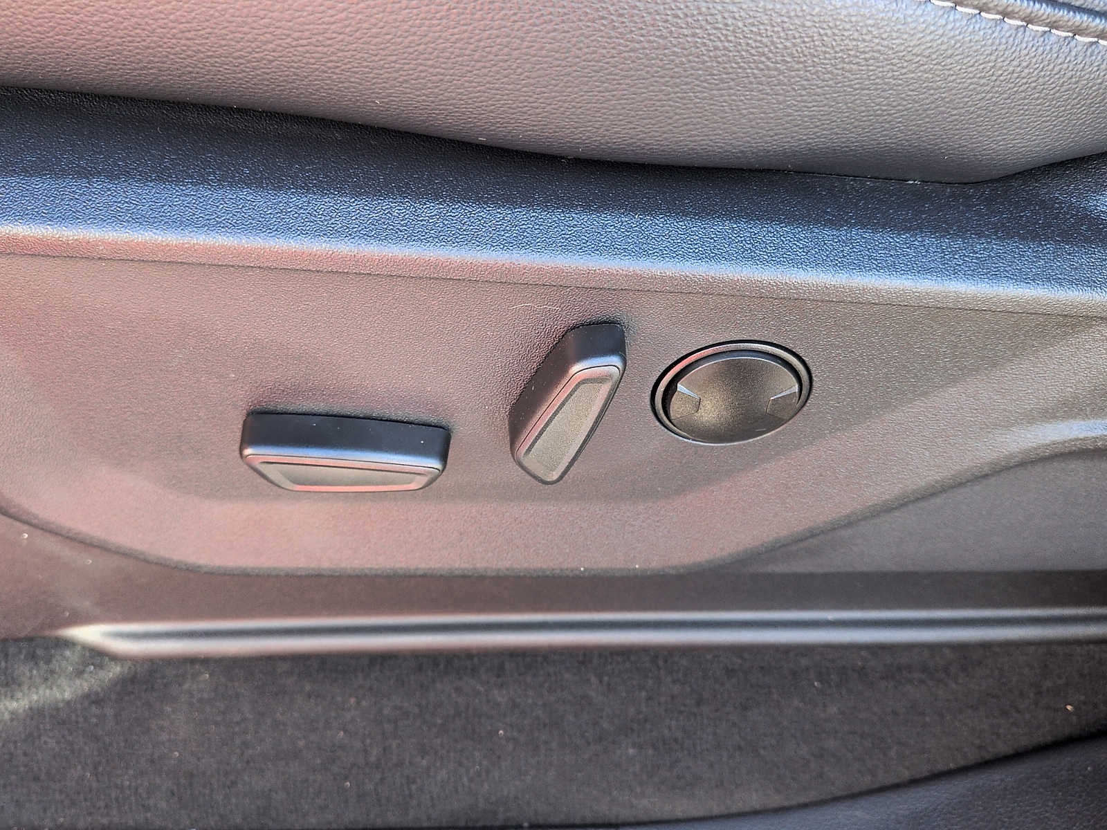 2027 Ford Super Duty F-250 SRW F-250® Lariat®