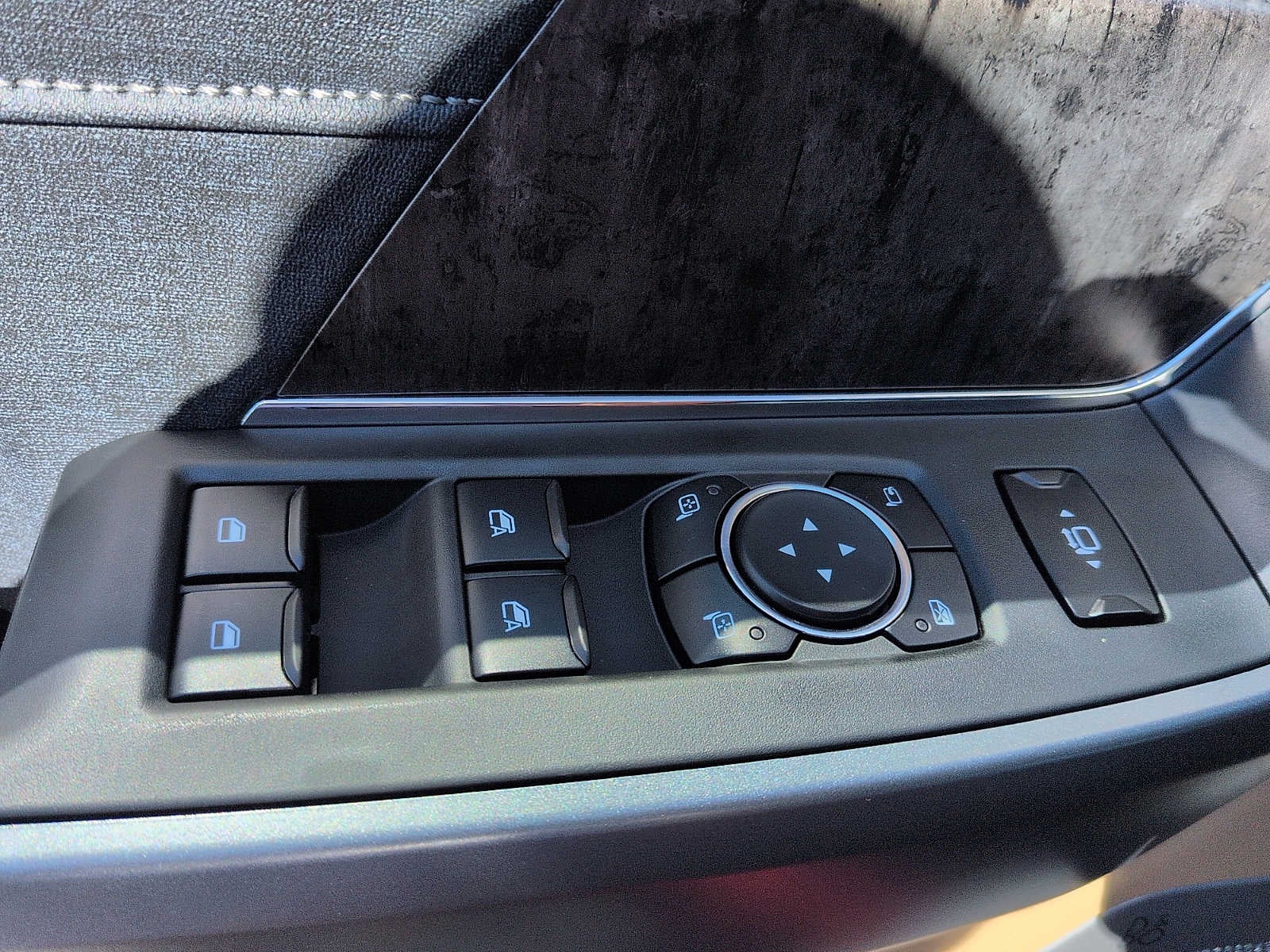2027 Ford Super Duty F-250 SRW F-250® Lariat®