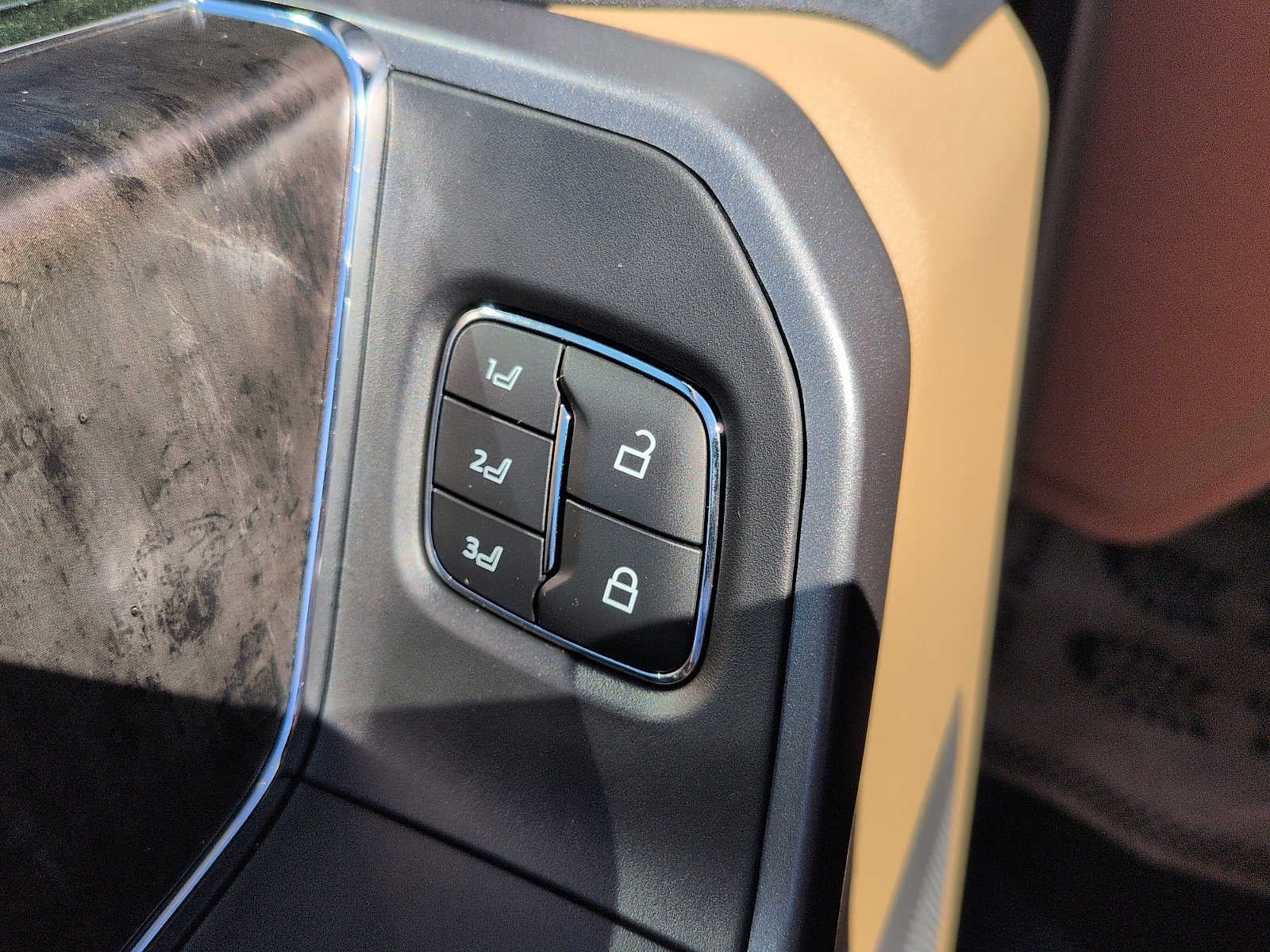 2027 Ford Super Duty F-250 SRW F-250® Lariat®