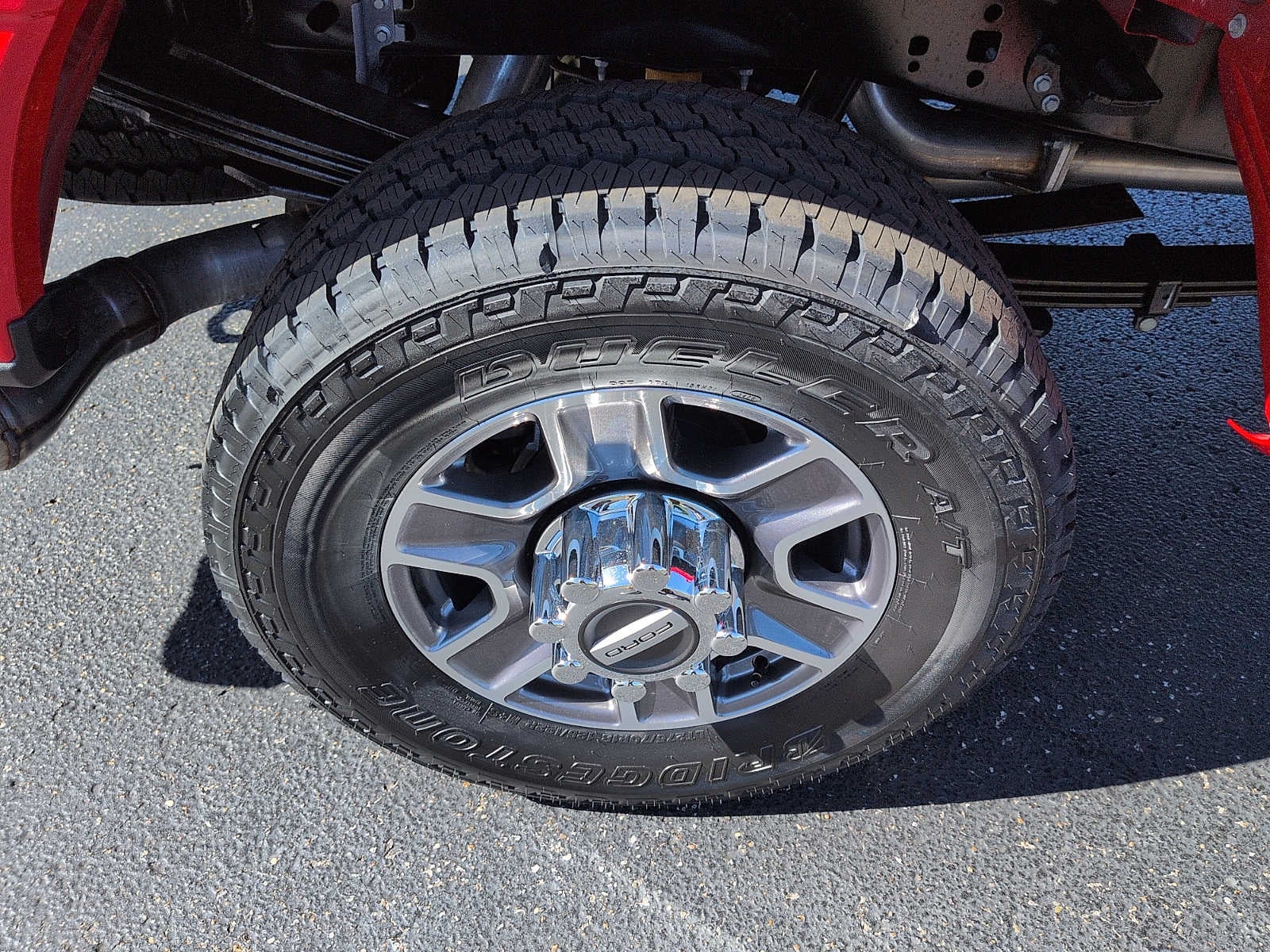 2027 Ford Super Duty F-250 SRW F-250® Lariat®