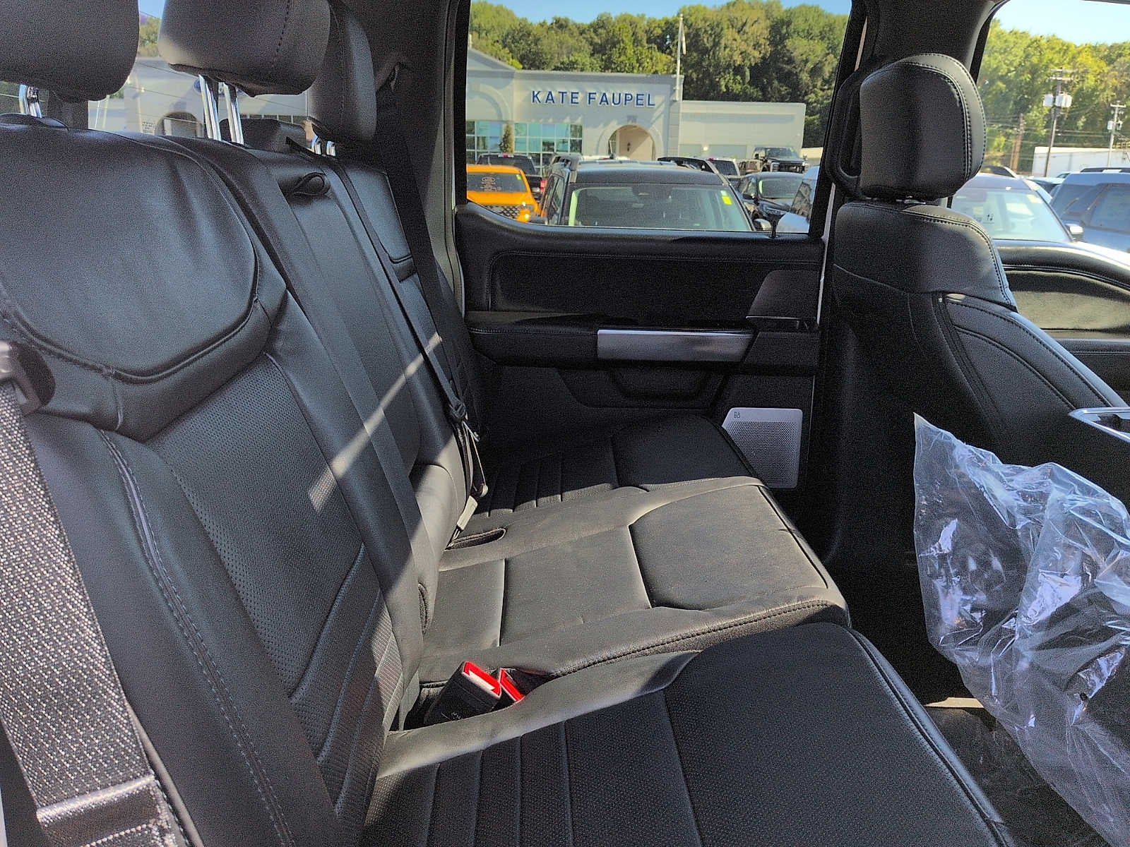 2027 Ford Super Duty F-250 SRW Platinum
