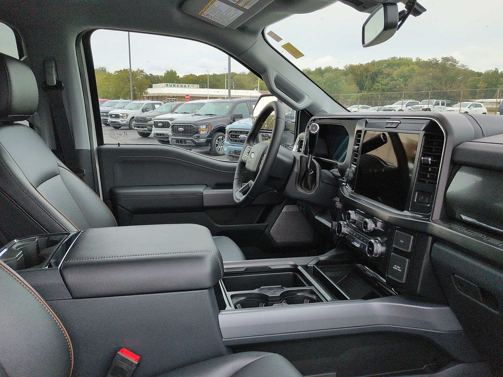 2027 Ford Super Duty F-250 SRW F-250® Lariat®