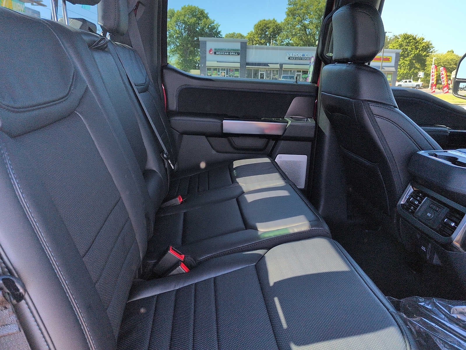 2027 Ford Super Duty F-250 SRW Platinum