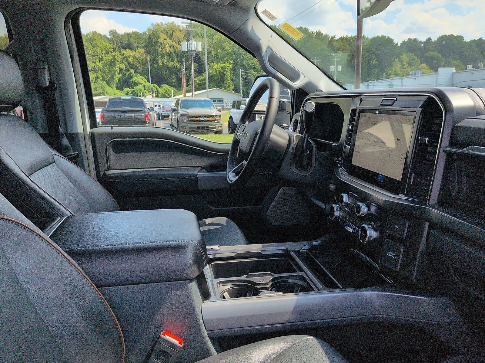 2027 Ford Super Duty F-250 SRW F-250® Lariat®