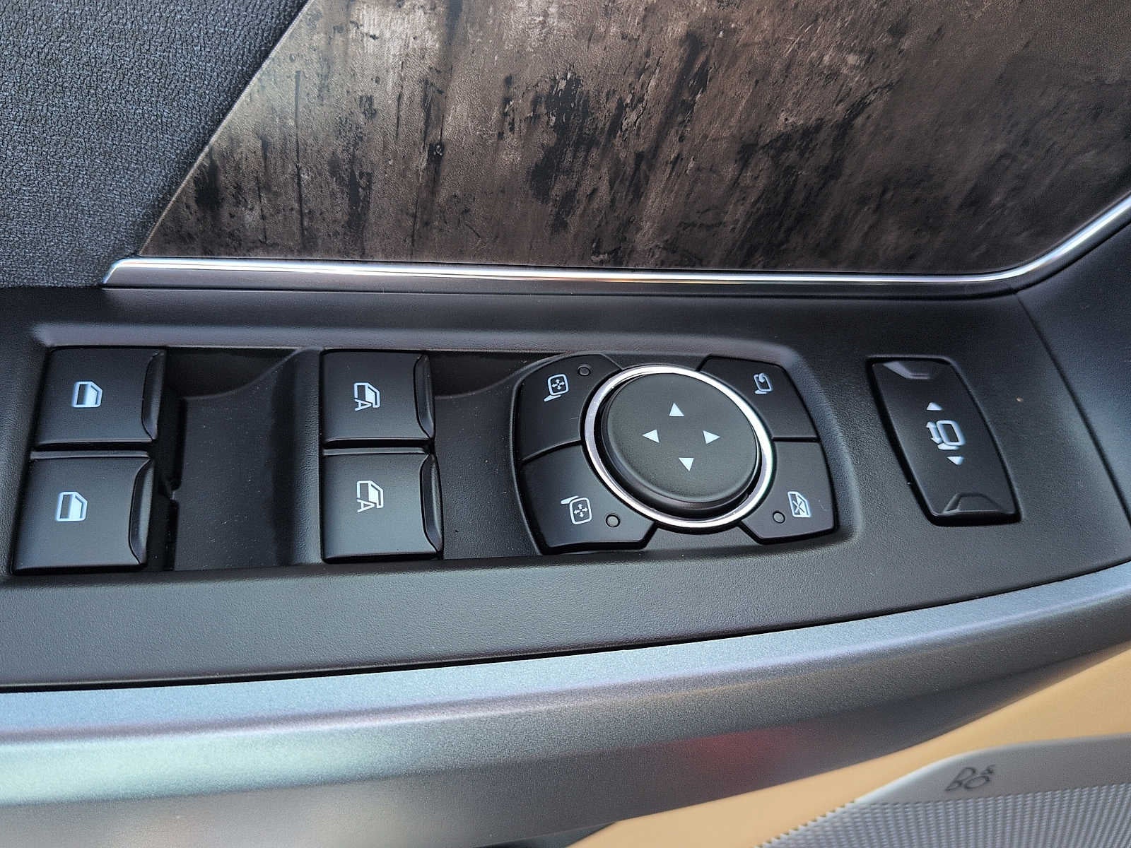 2027 Ford Super Duty F-250 SRW F-250® Lariat®