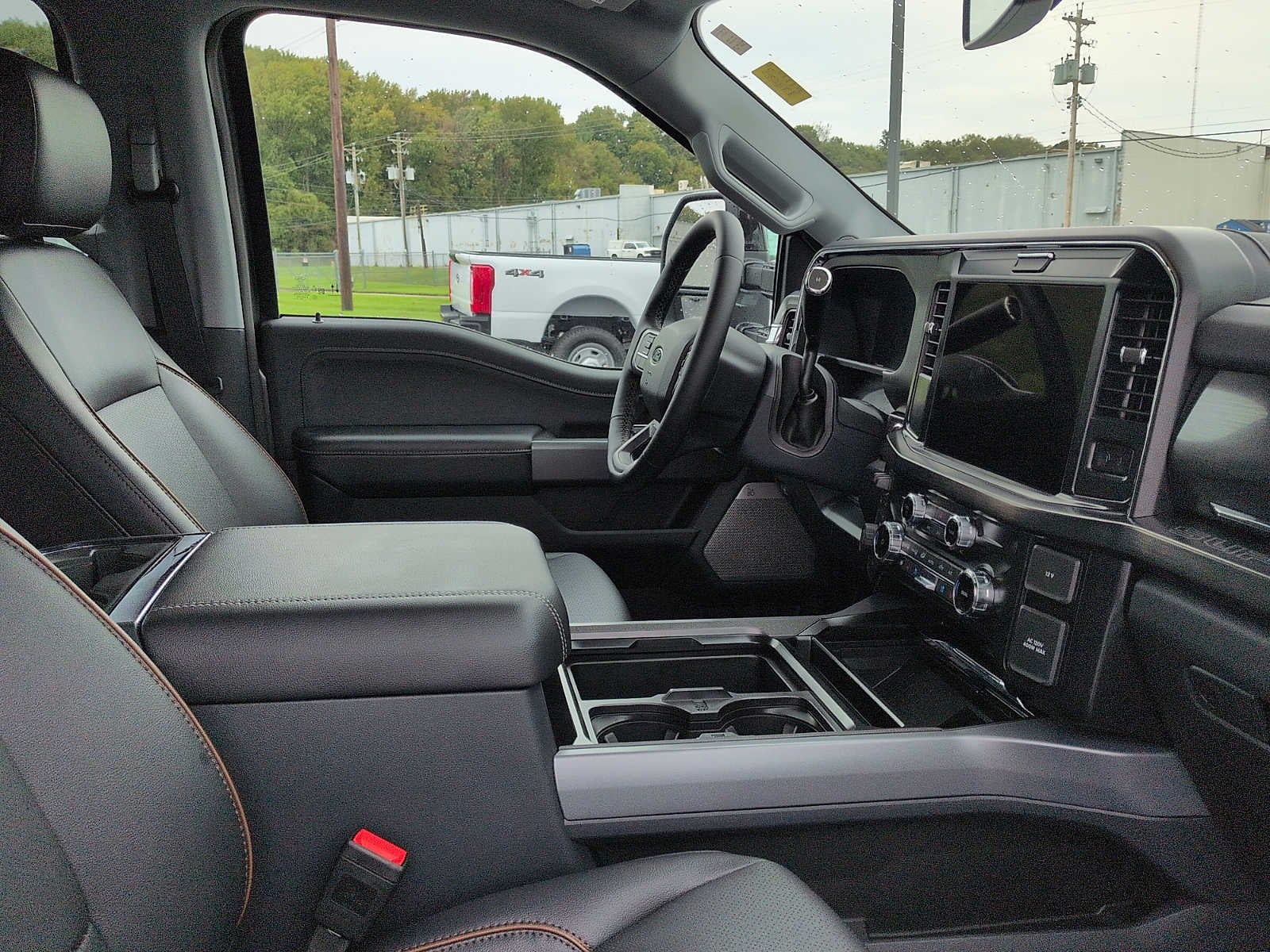 2027 Ford Super Duty F-350 SRW LARIAT