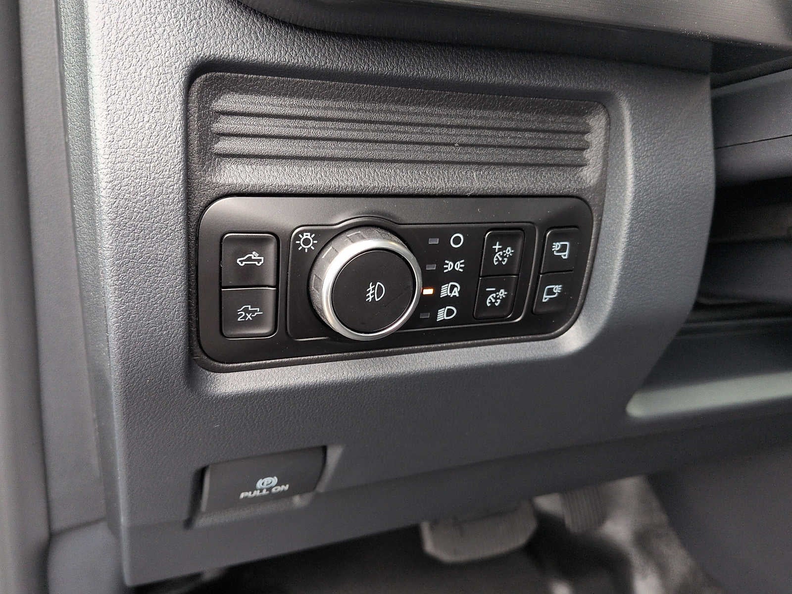 2027 Ford Super Duty F-350 SRW LARIAT