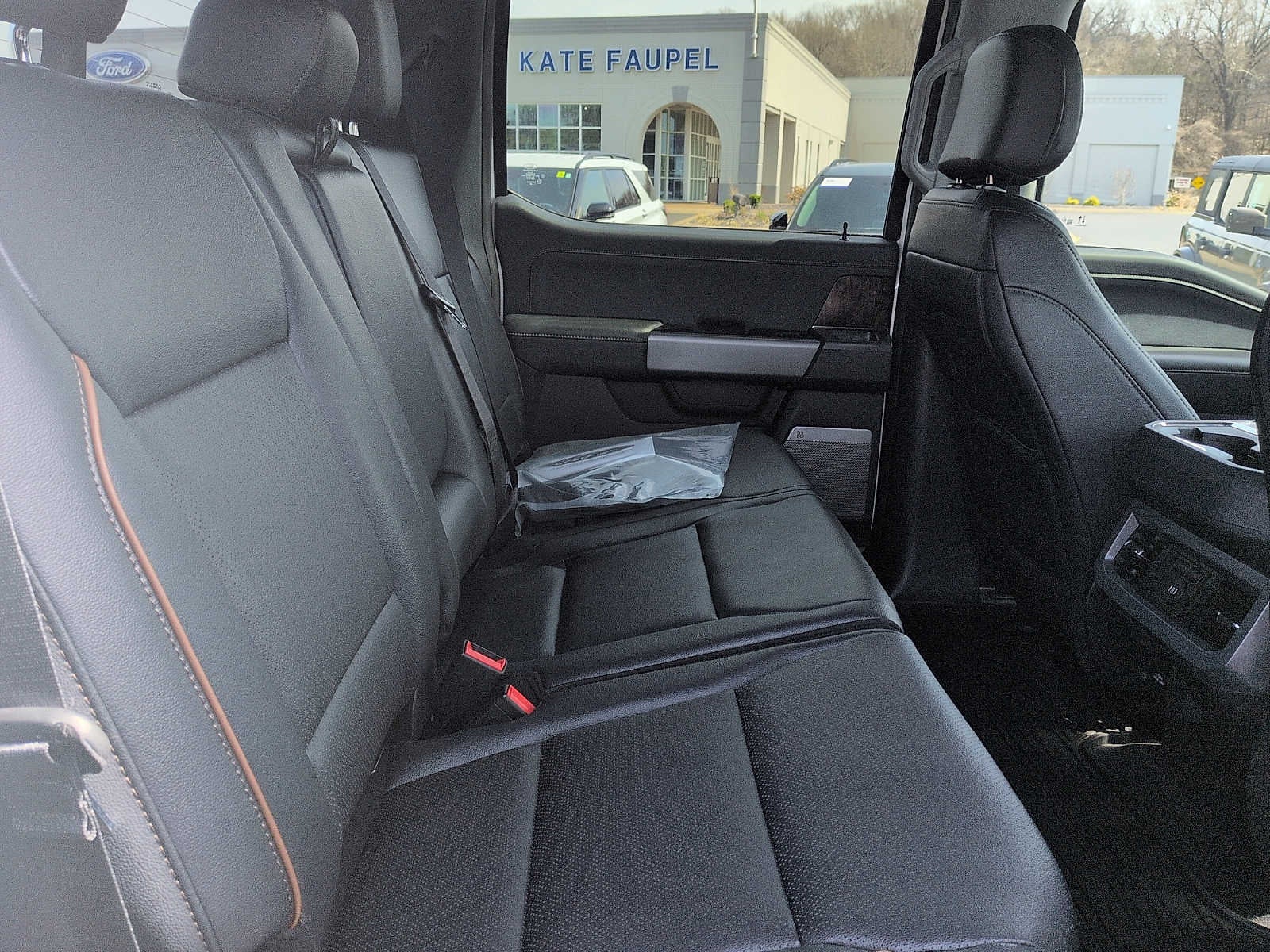 2026 Ford Super Duty F-350 SRW LARIAT