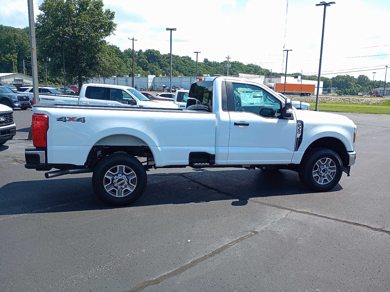 2025 Ford Super Duty F-350 SRW XLT