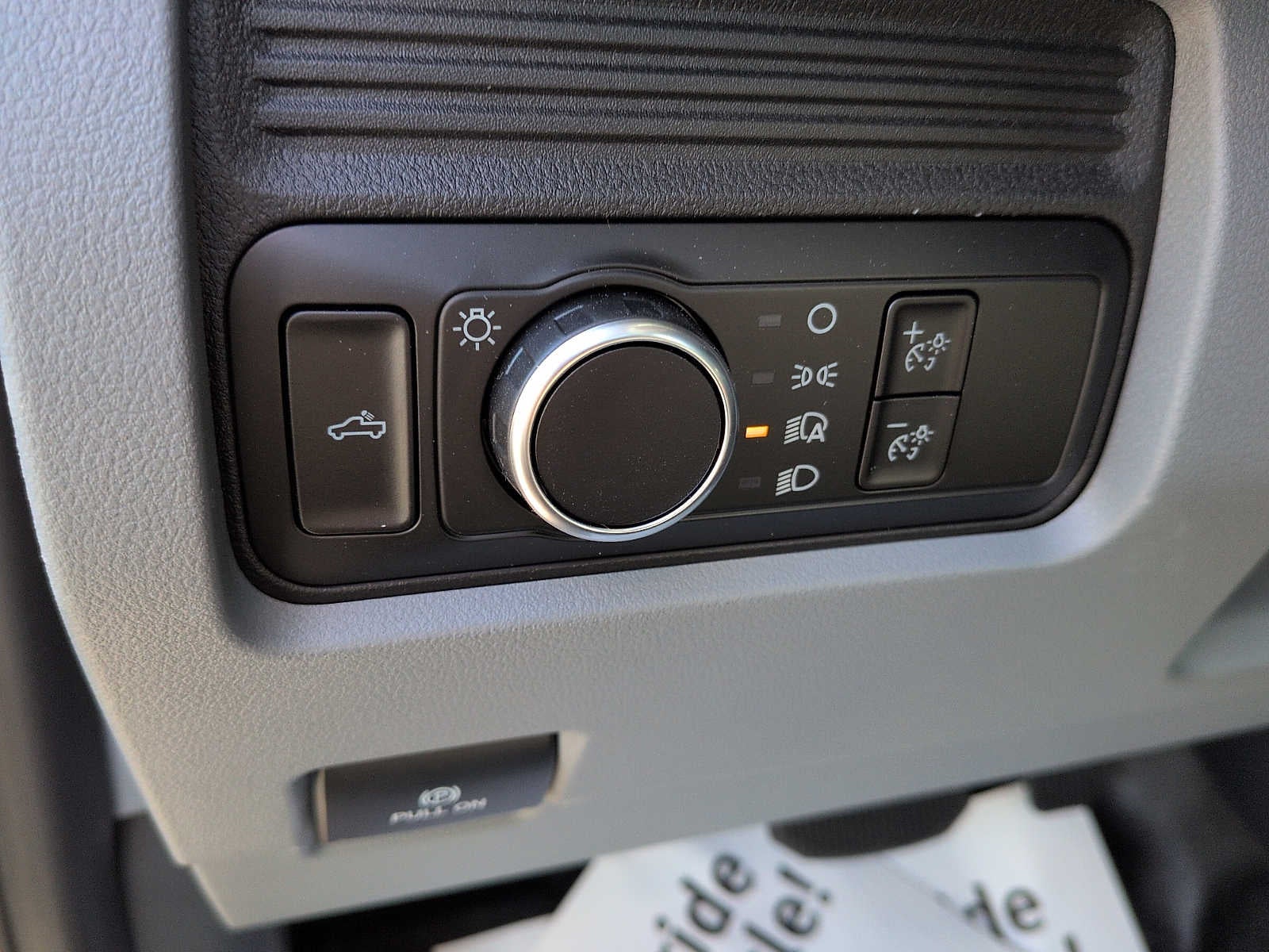 2027 Ford Super Duty F-350 SRW XL