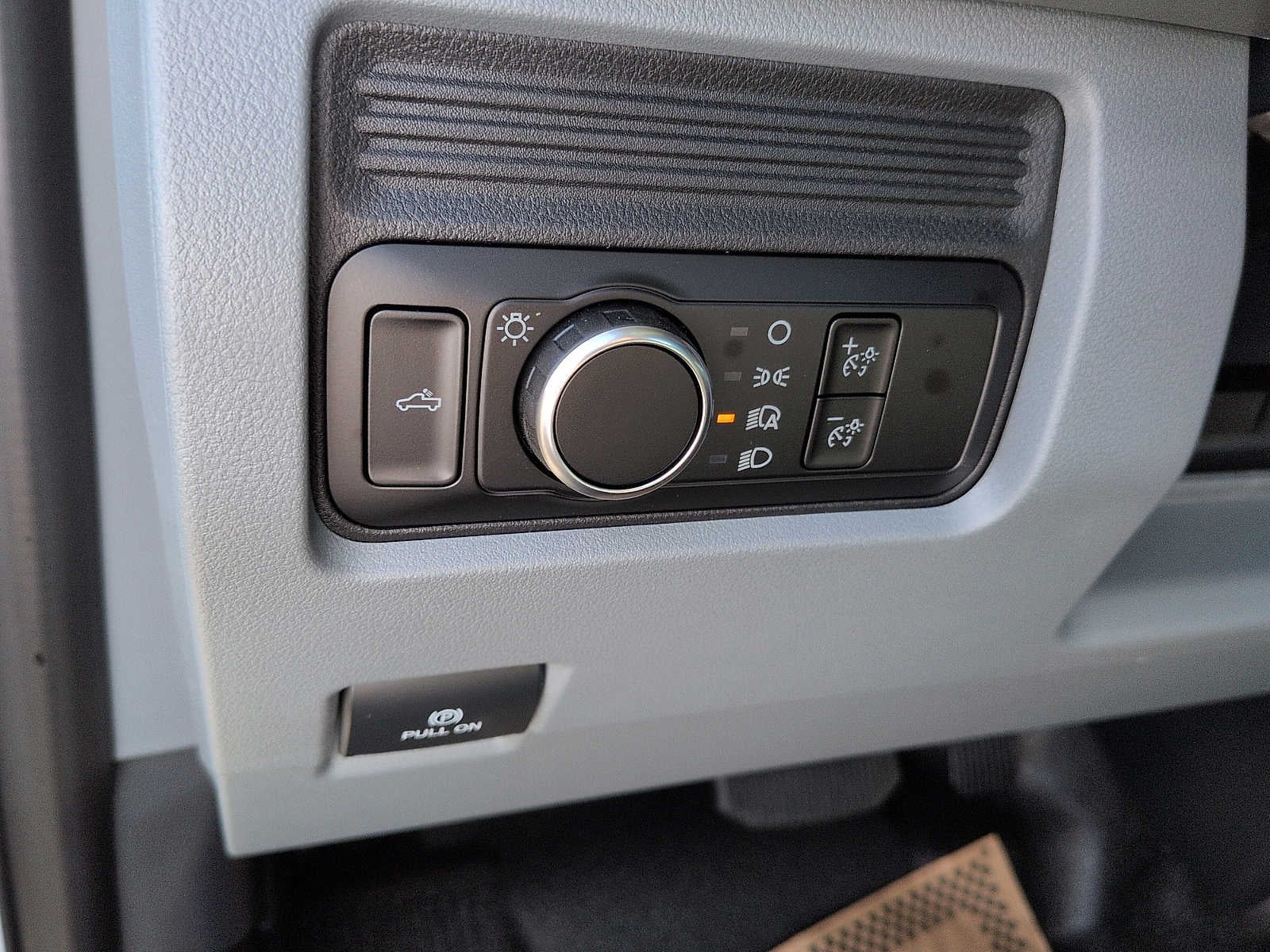 2027 Ford Super Duty F-350 SRW XL