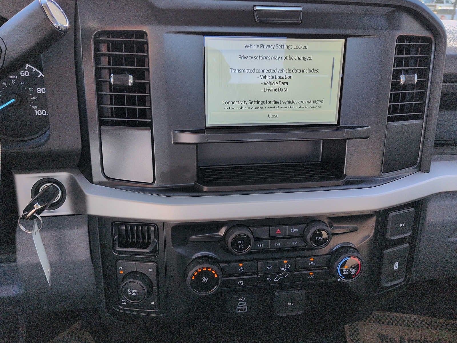 2027 Ford Super Duty F-350 SRW XL