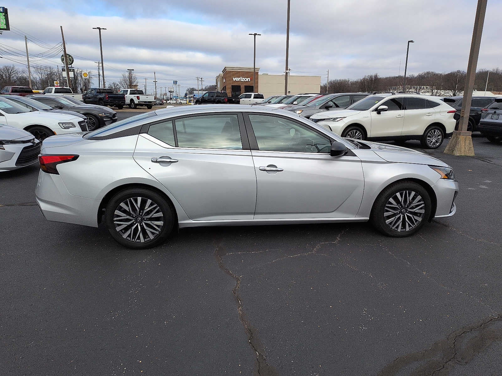 2024 Nissan Altima 2.5 SV