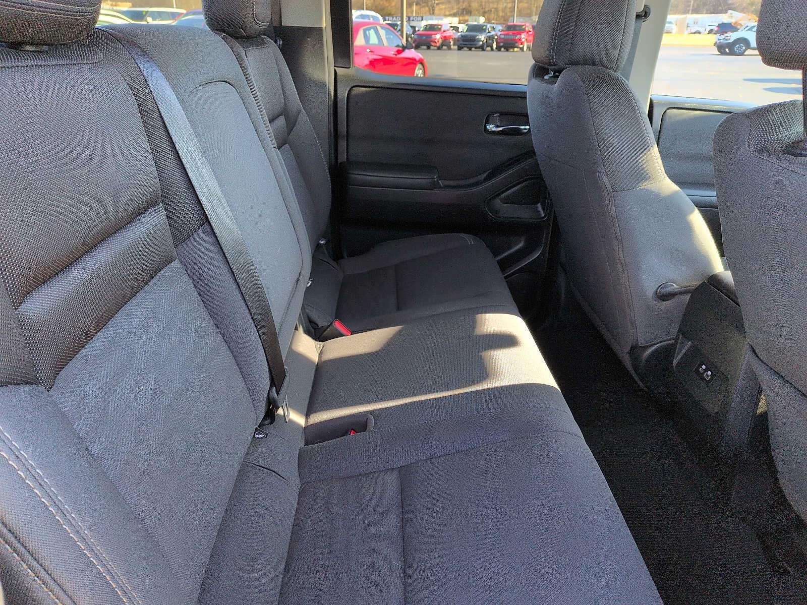 2024 Nissan Frontier SV