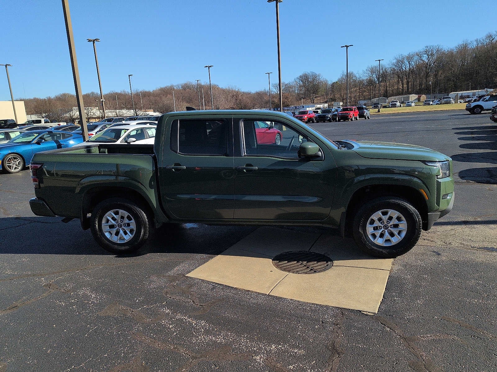 2024 Nissan Frontier SV