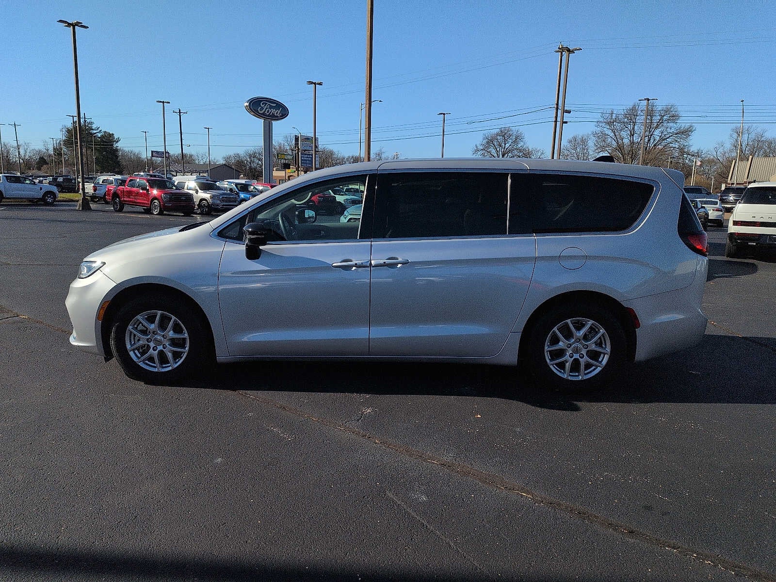 2024 Chrysler Pacifica Touring L