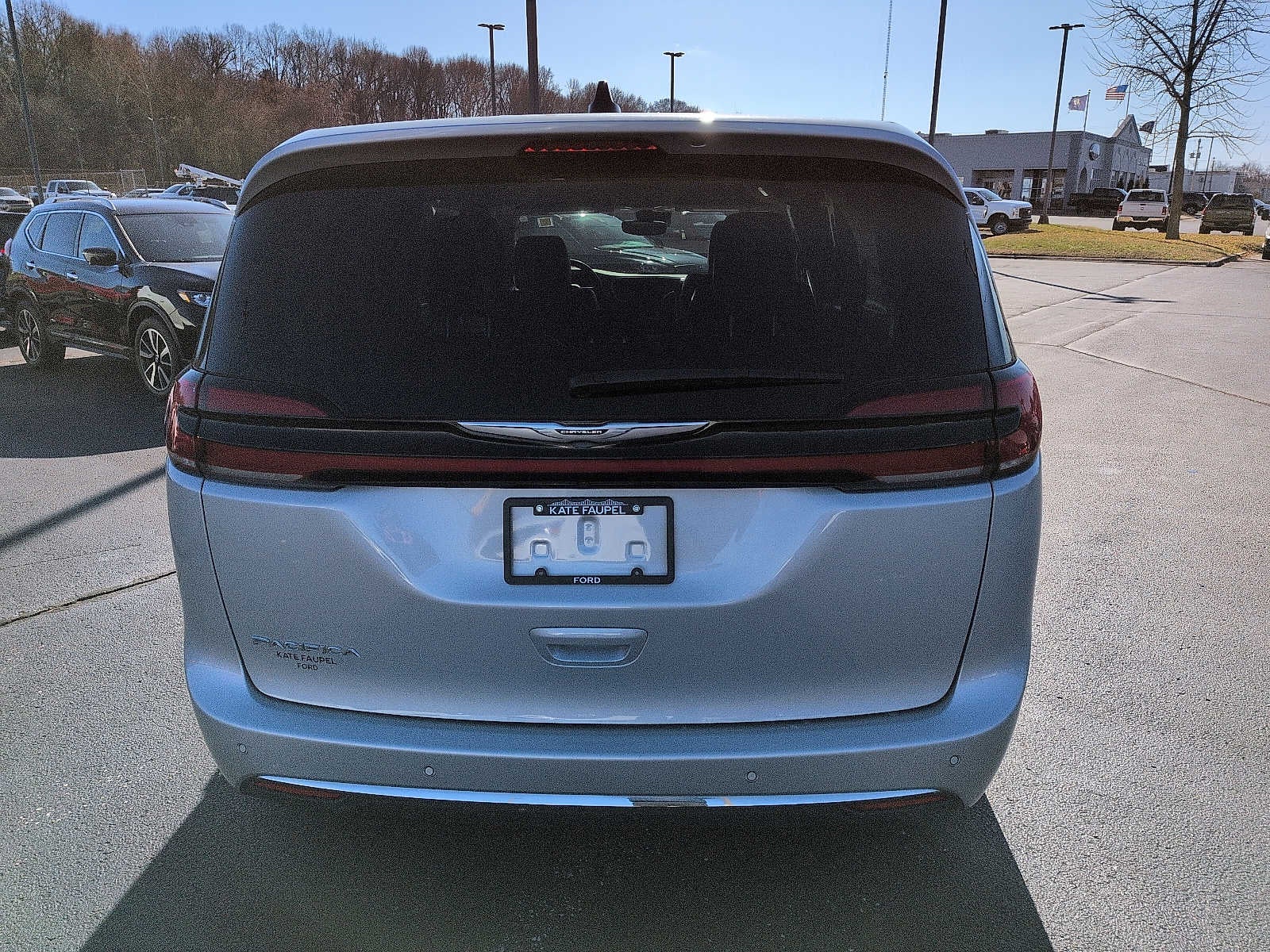 2024 Chrysler Pacifica Touring L