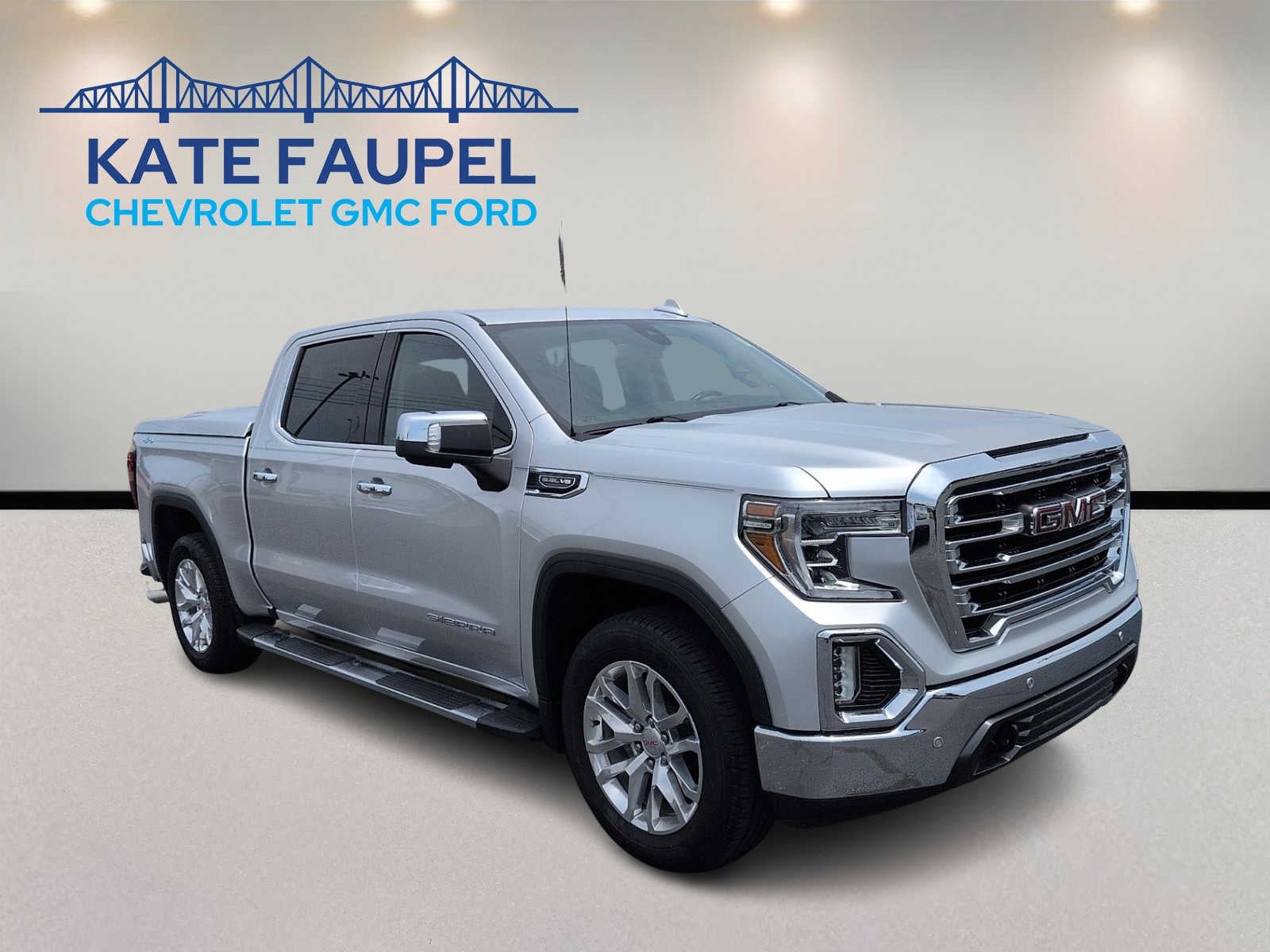 2019 GMC Sierra 4WD Crew Cab Short Box SLT's photo