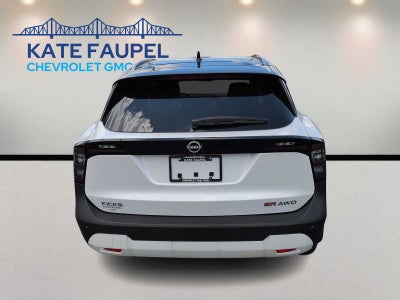 2025 Nissan Kicks SR