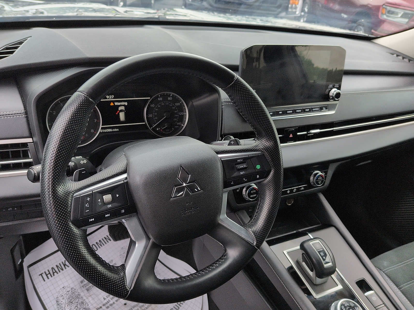 2024 Mitsubishi Outlander SE